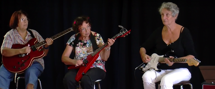 Les Mamies Guitares: Seven Senior Non-musicians On Stage!